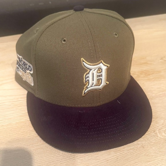 New Era Other - Men Detroit Tigers Olive Green 59Fifty Fitted Hat Size 7 1/8